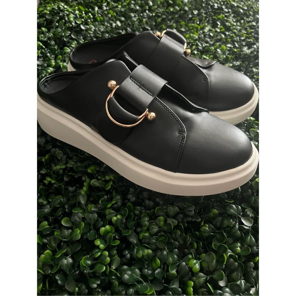 Blondo Leather Upper Flats for Women size 7.5